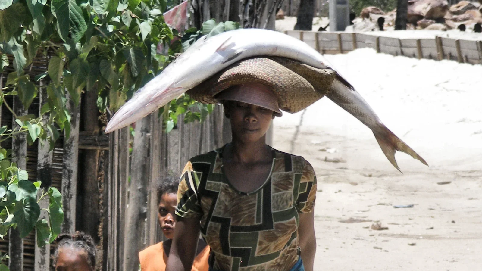 À Madagascar, les mareyeuses d’Ifaty s’organisent pour mieux vivre de la pêche